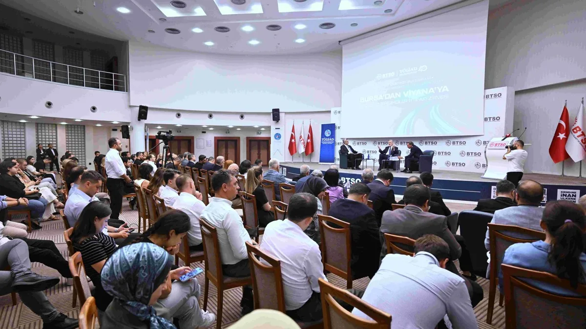 BTSO’da düzenlenen Bursa İş Dünyası Buluşması’nda girişimcilik, yapay zekâ, dijital dönüşüm ve Viyana’daki G20 Zirvesi ele alındı.