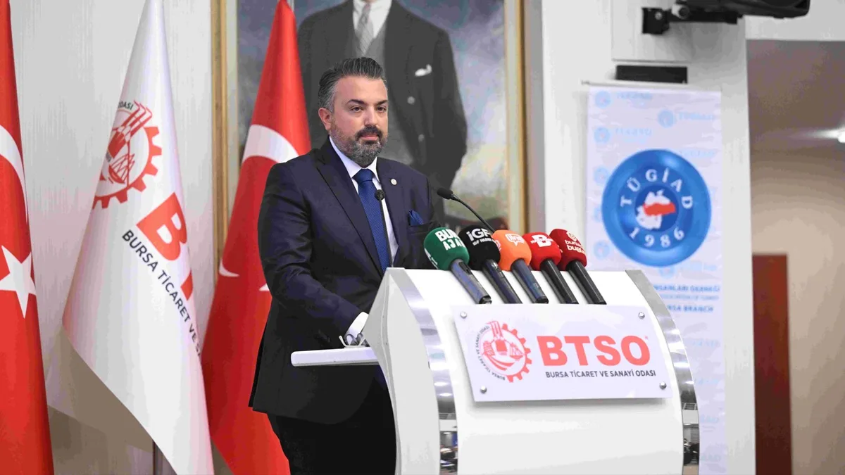 BTSO ev sahipliğinde düzenlenen Bursa İş Dünyası Buluşması’nda TÜGİAD temsilcisi katılımcılara hitap etti.