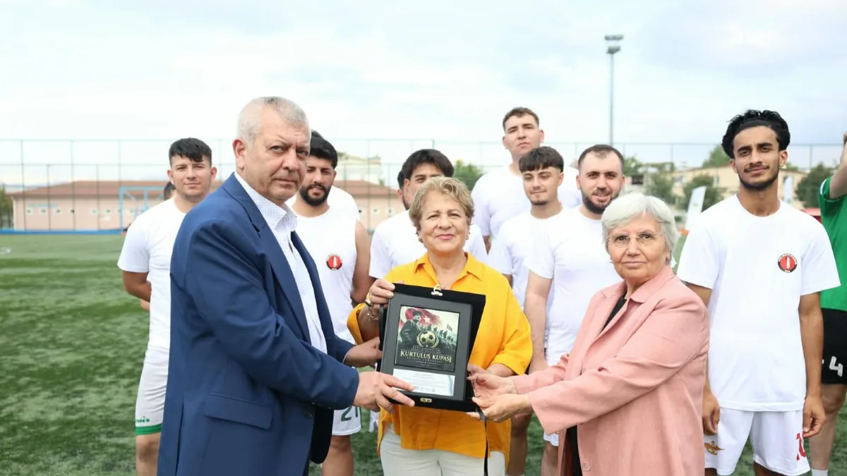 Bursa’nın kurtuluşunun 104’üncü yılı Kurtuluş Kupası ile kutlandı