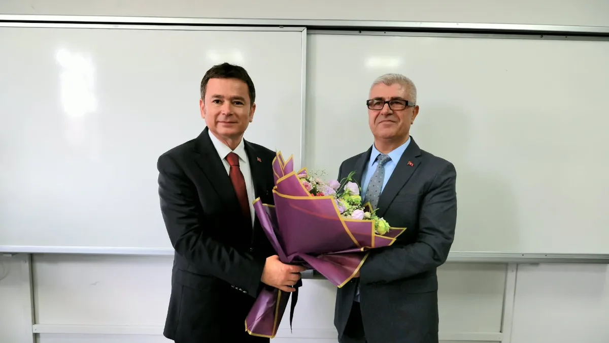 Erkan Aydın’dan yeni eğitim yılının ilk gününde öğrencilere ziyaret