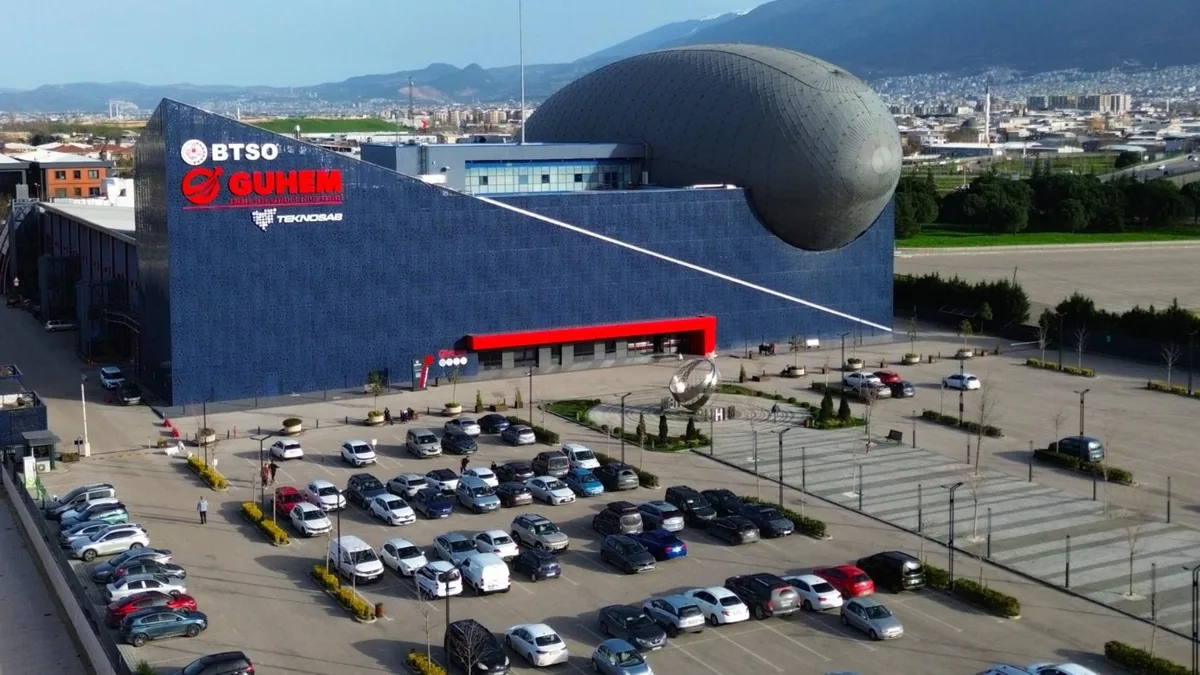GUHEM Havacılık ve Uzay Teknolojileri Fen Lisesi ilk öğrencileriyle eğitime başladı