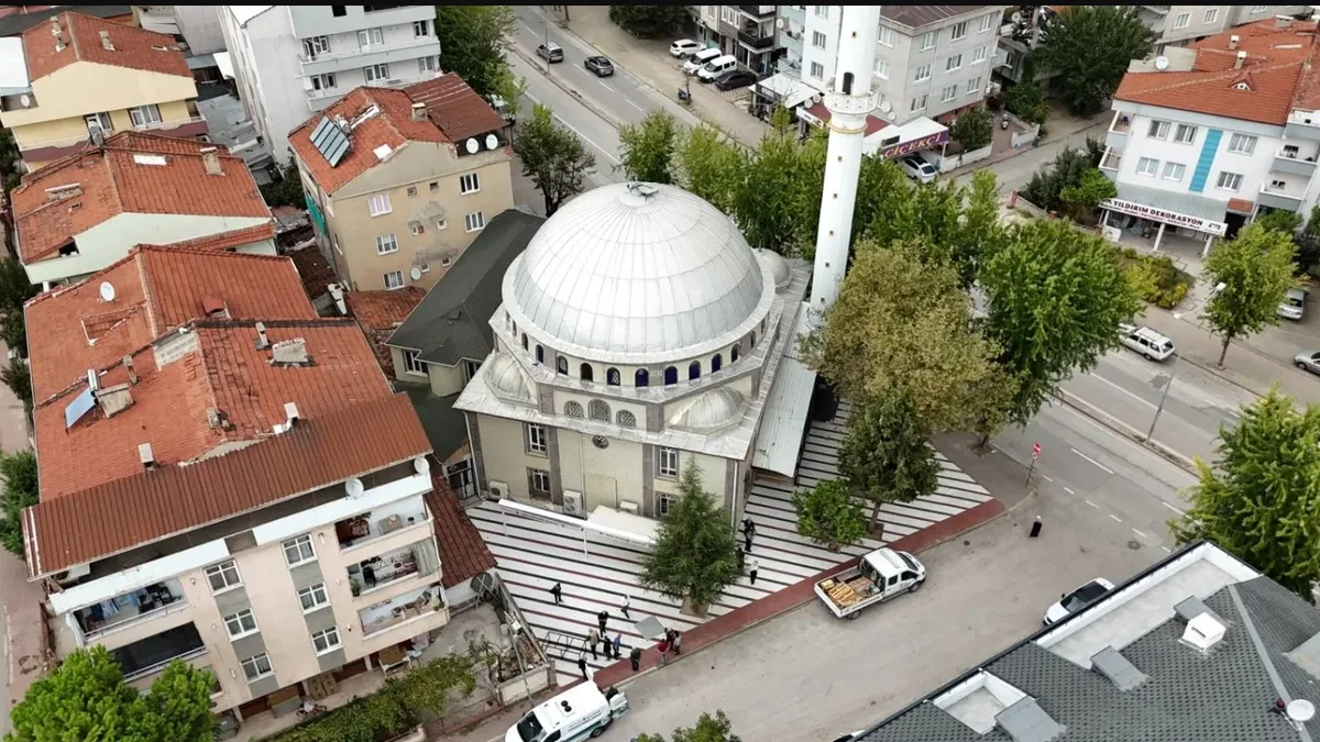 İnegöl’de Sınırsız Camiler Projesi’nin ikinci adresi Hacı Lütfullah Camii oldu