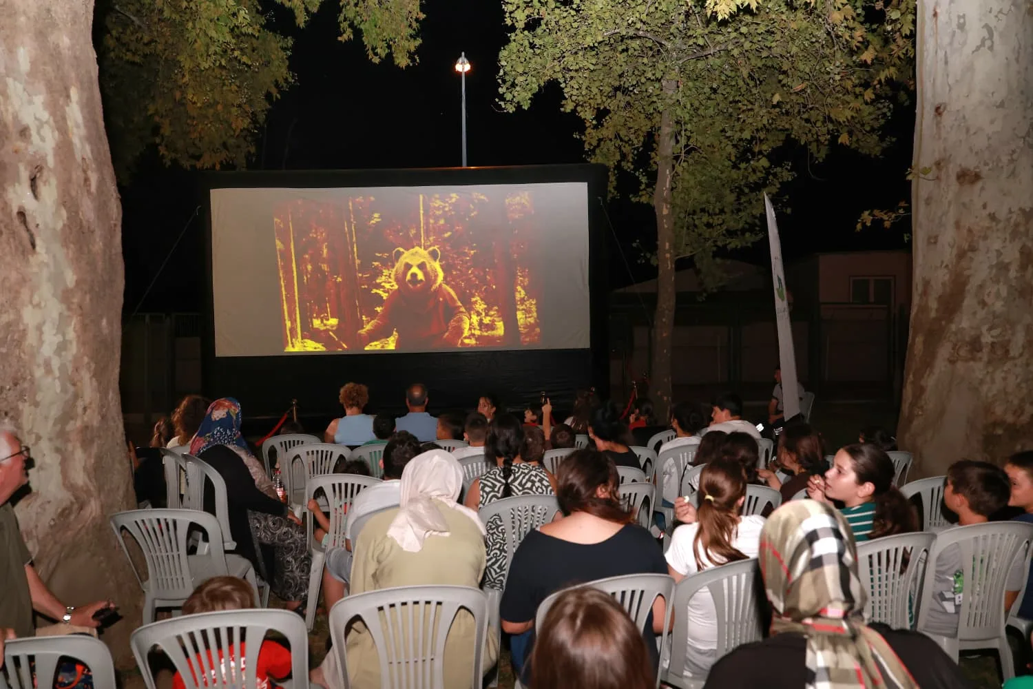 Osmangazi’de Yazlık Sinema Çocukları Buluşturdu