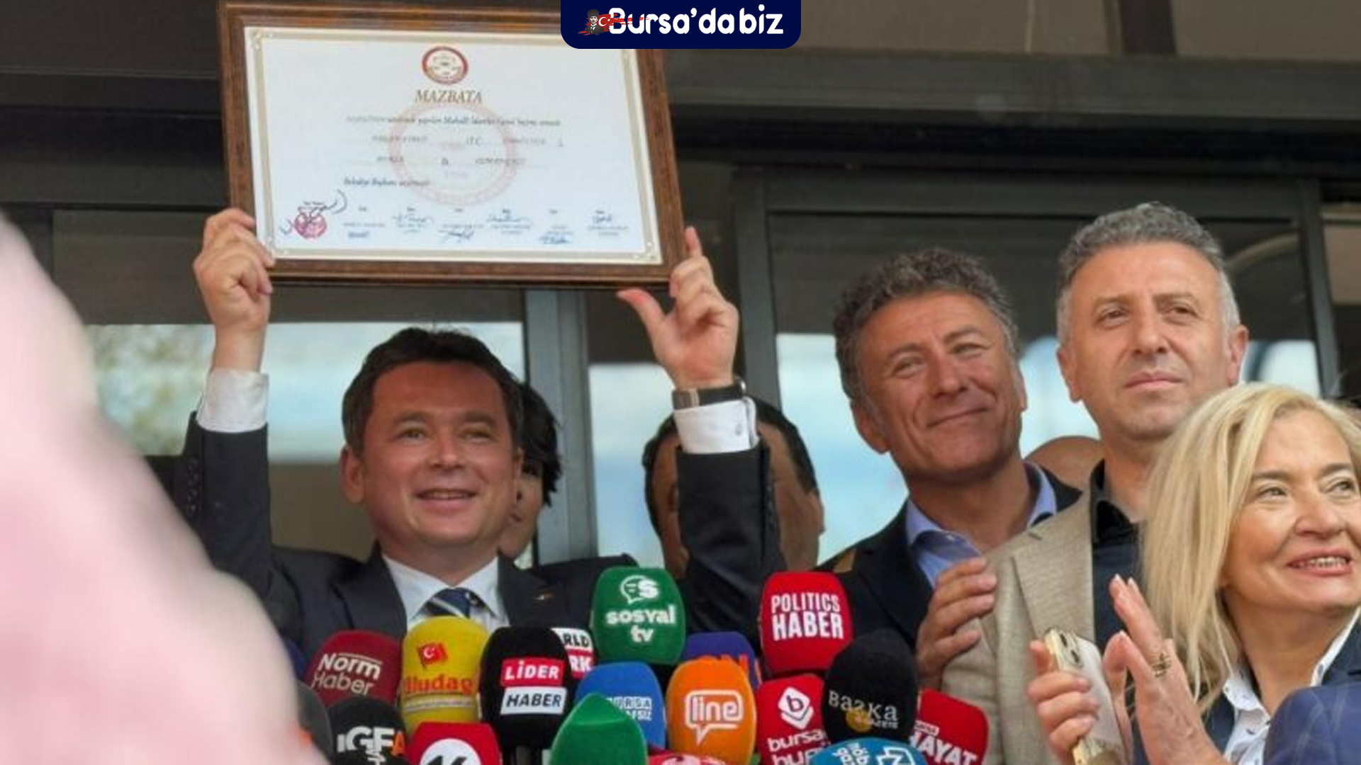 Başkan Erkan Aydın Osmangazi’de mazbatasını aldı