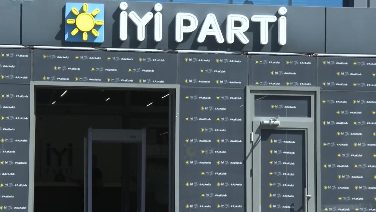 İYİ Parti’den istifa etti