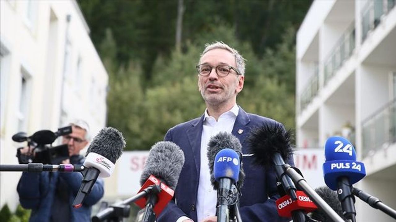 Avusturya’da aşırı sağ seçimi kazandı: Seçimlerdeki sıcak gelişmeler dikkat çekti!