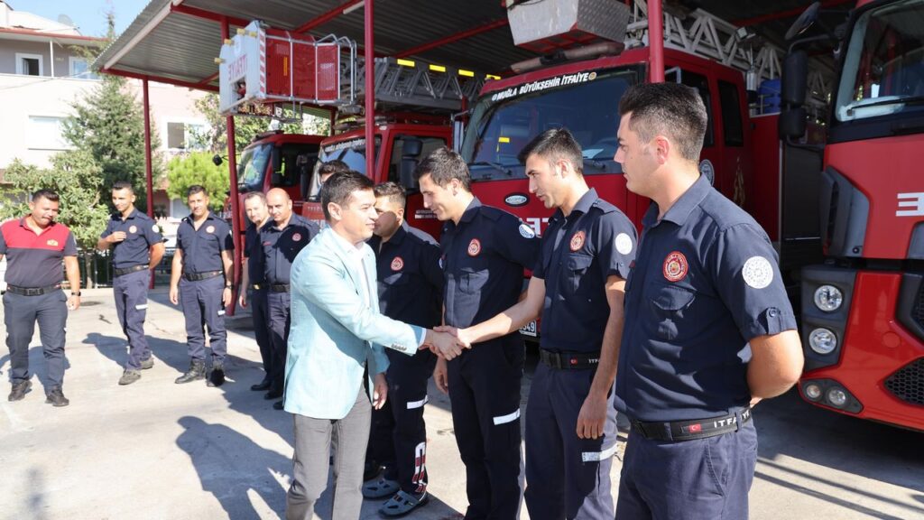 Başkan Ünlü’den itfaiyecilere ziyaret
