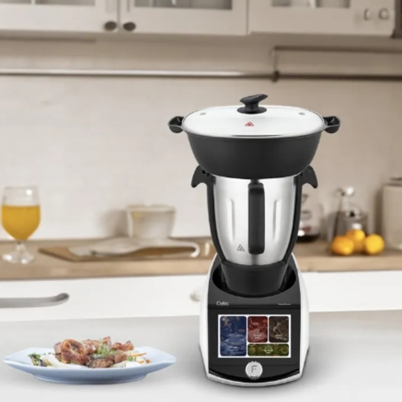 Fakir yeni ürününü Zuchex Fuarı’nda tanıttı