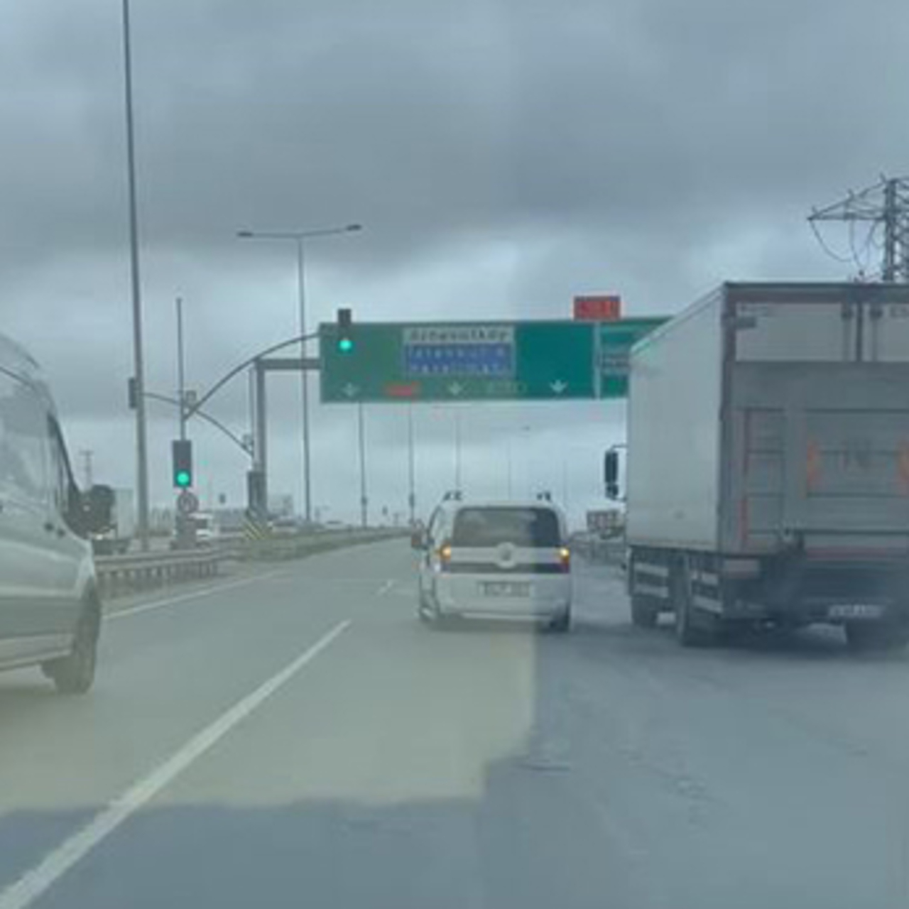 İstanbul trafiğinde tehlikeli inatlaşma