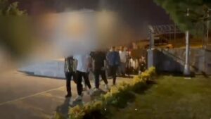 İstanbul’da çakarlı lüks araçlarla drift yapanlar yakalandı