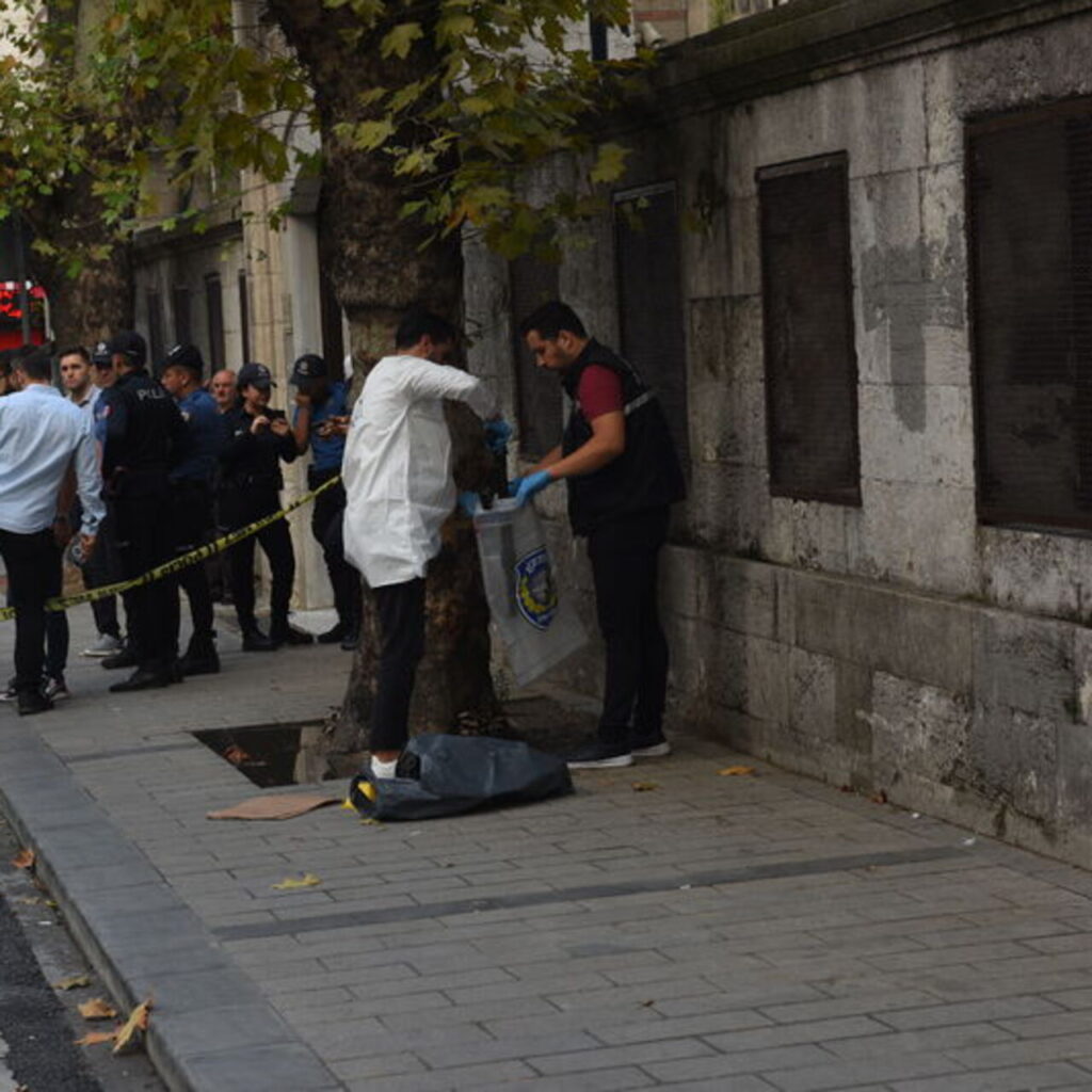 İstanbul’un göbeğinde silahlı çatışma!