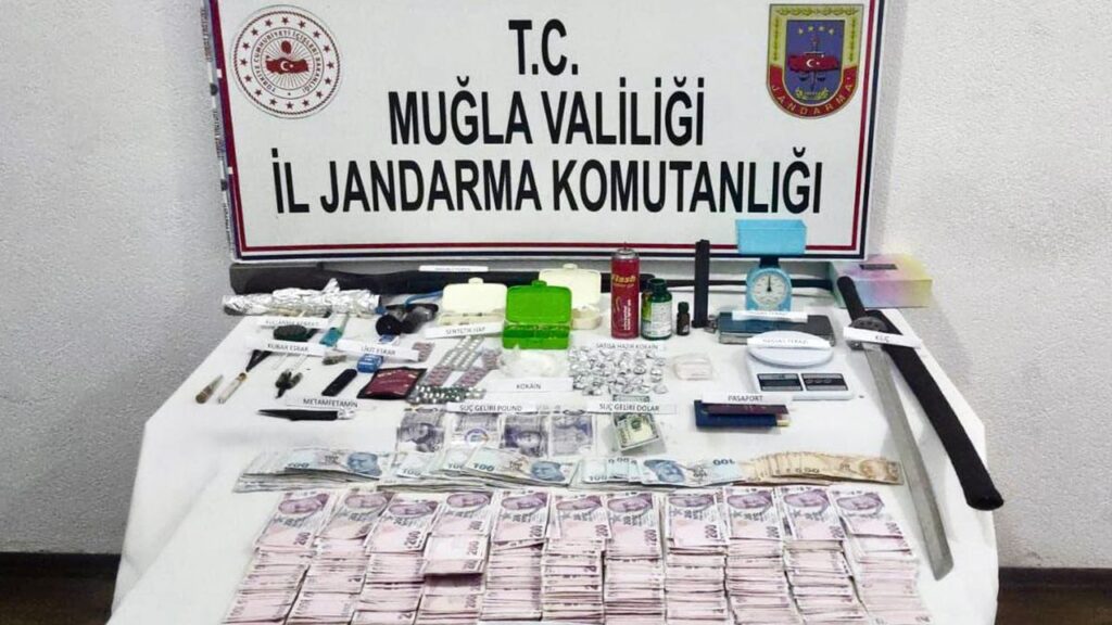 Marmaris’te operasyonda Samuray kılıcı ele geçirildi