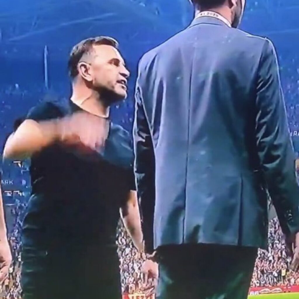 Okan Buruk’un hakemi tehdit görüntüleri ortaya çıktı