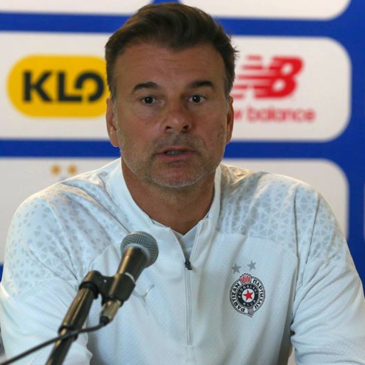 Partizan’da takıma saldırı!