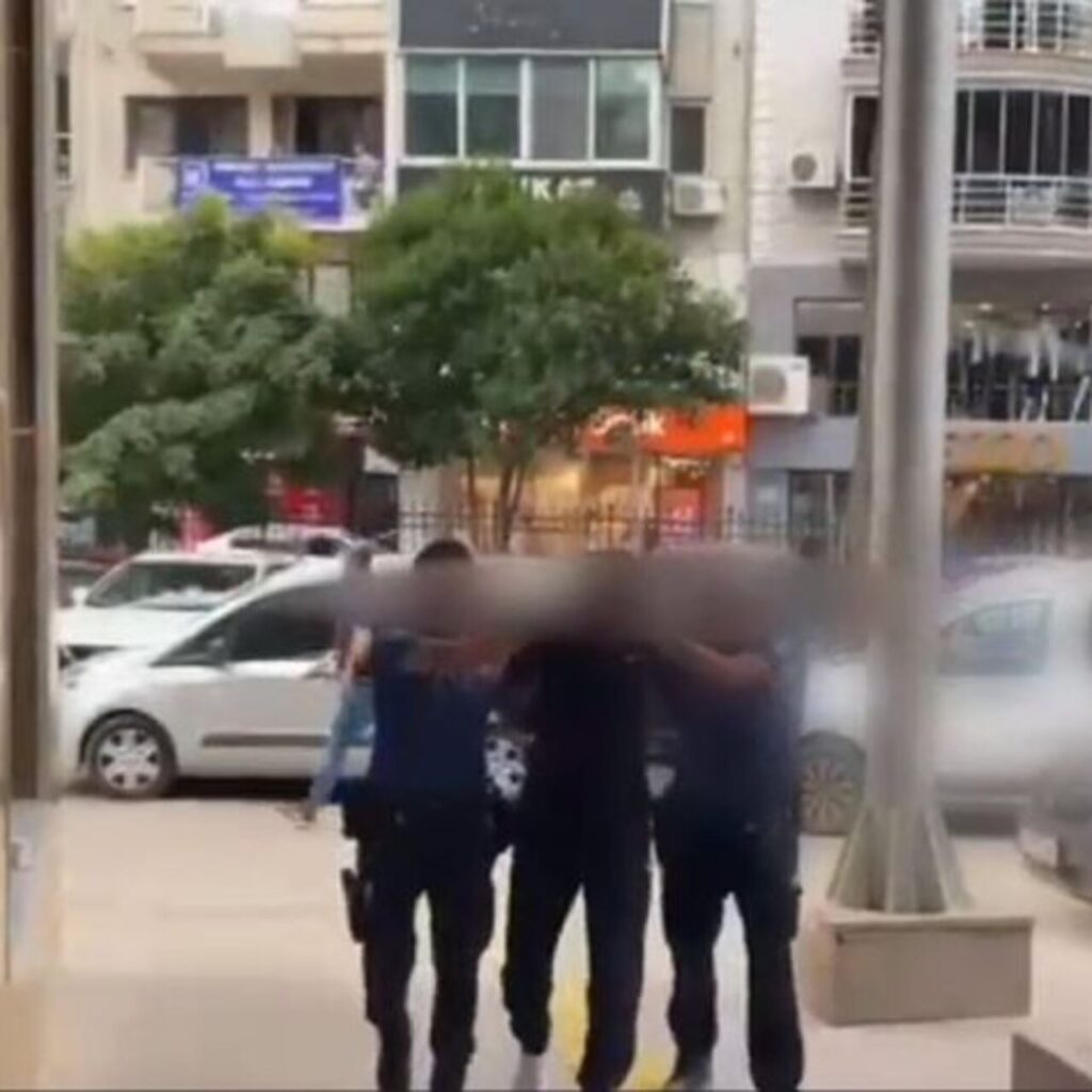 Tabanca ve bıçaklı kavga: 5 tutuklama