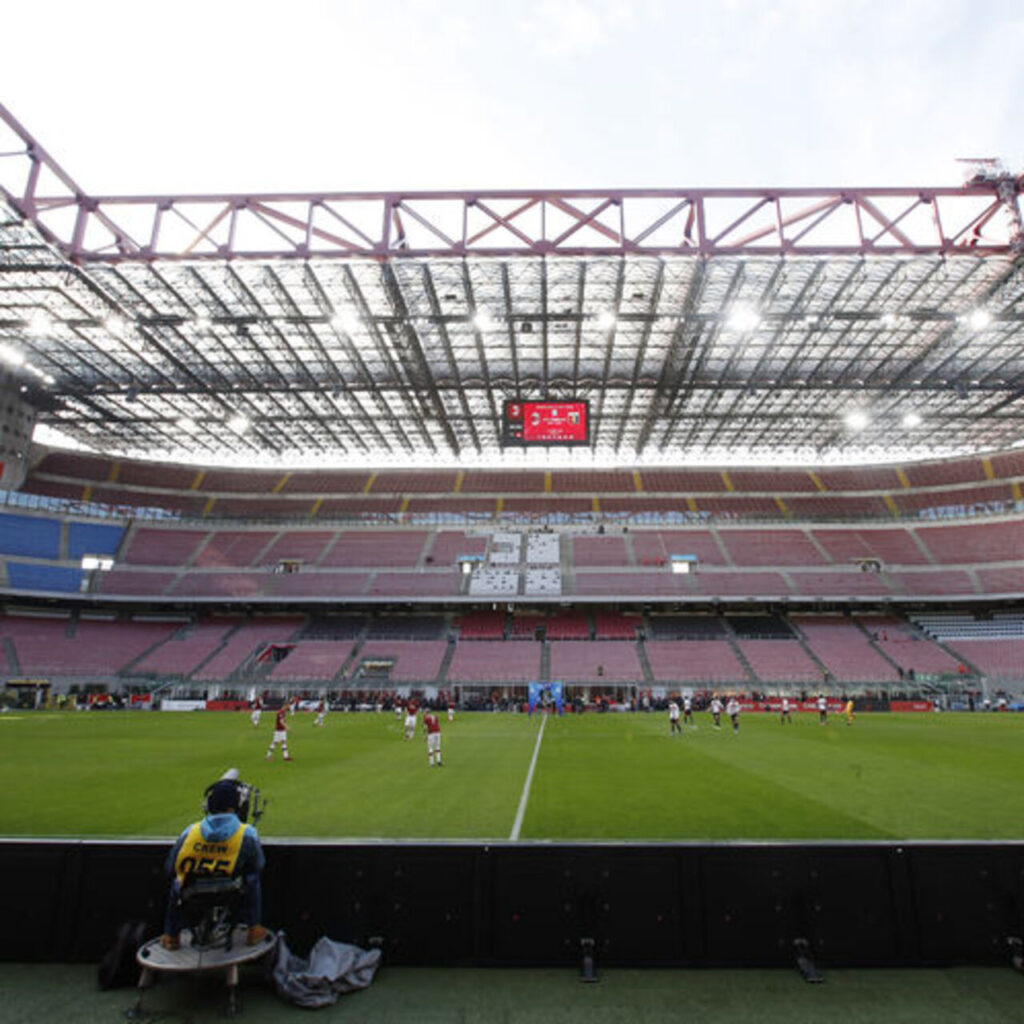 UEFA, finali San Siro’dan aldı!