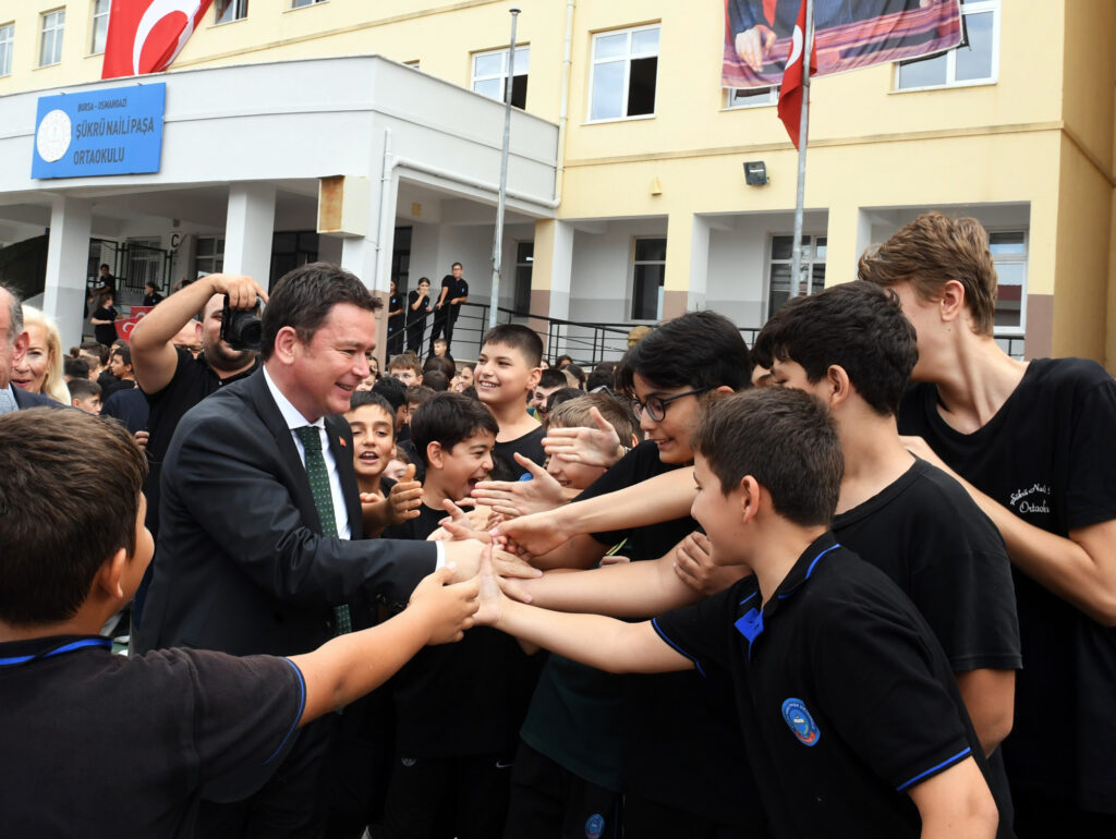 Başkan Aydın, Bursa’nın Kurtuluşunu Öğrencilerle Kutladı