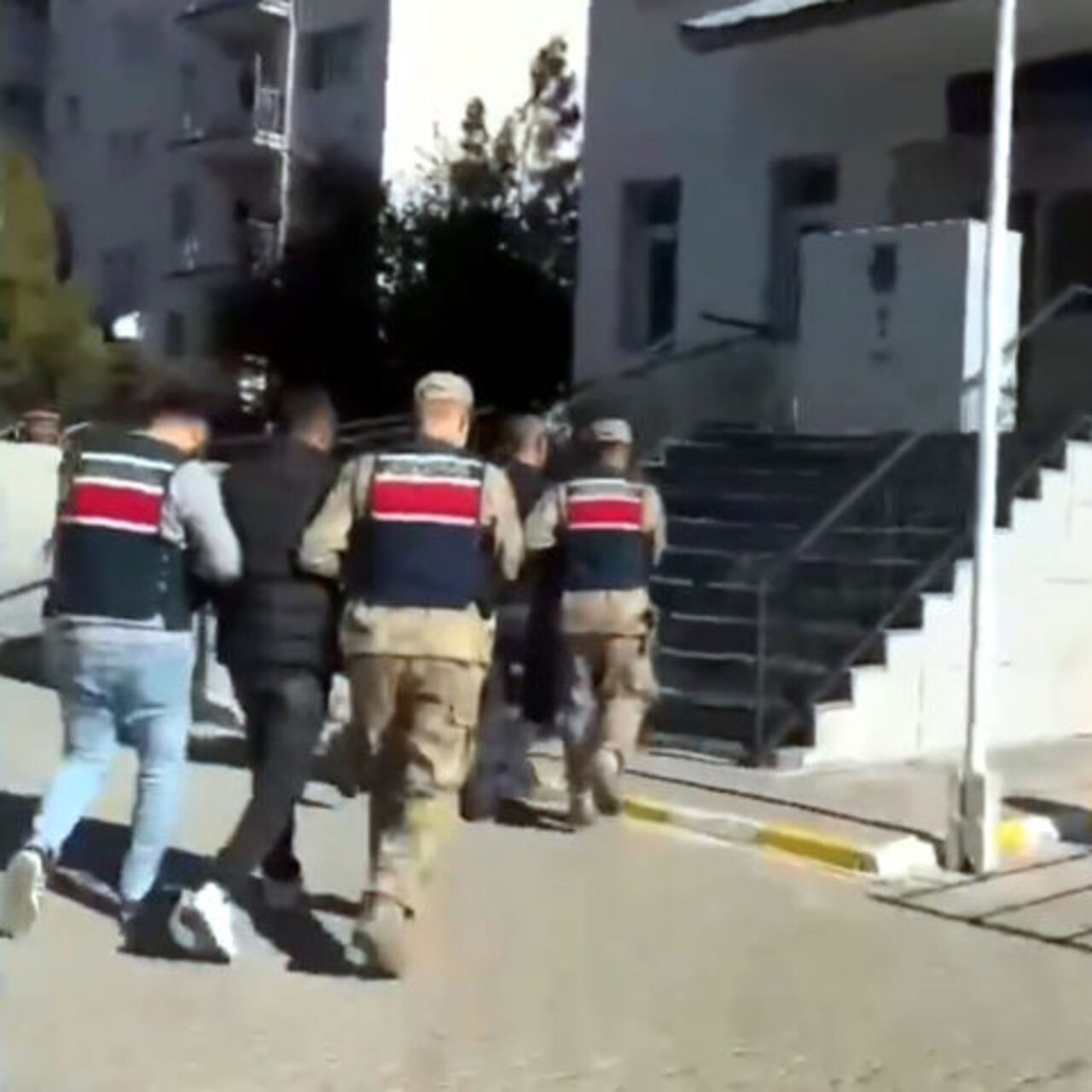 17 ilde PKK operasyonu: 55 gözaltı