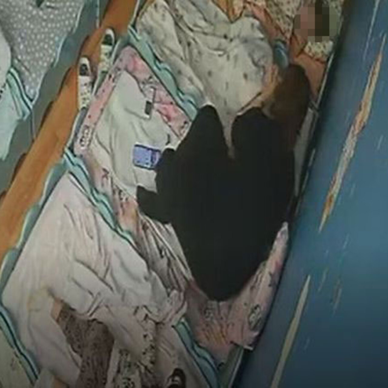 21 aylık bebek uyuyordu! Kreşte tokat dehşetine tutuklama!