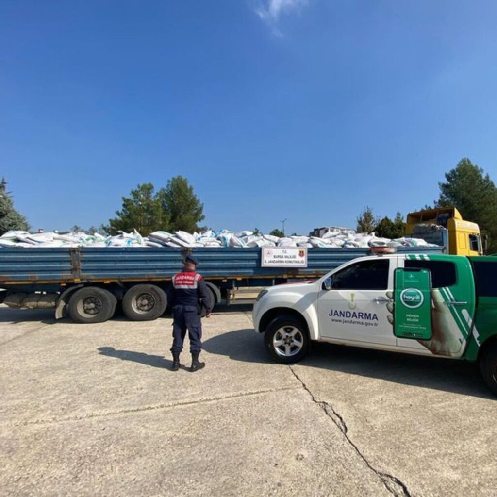 25 ton kaçak gübre ele geçirildi