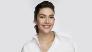 8 ayda 20 kilo veren Bergüzar Korel’in Cannes tarzı büyüledi!