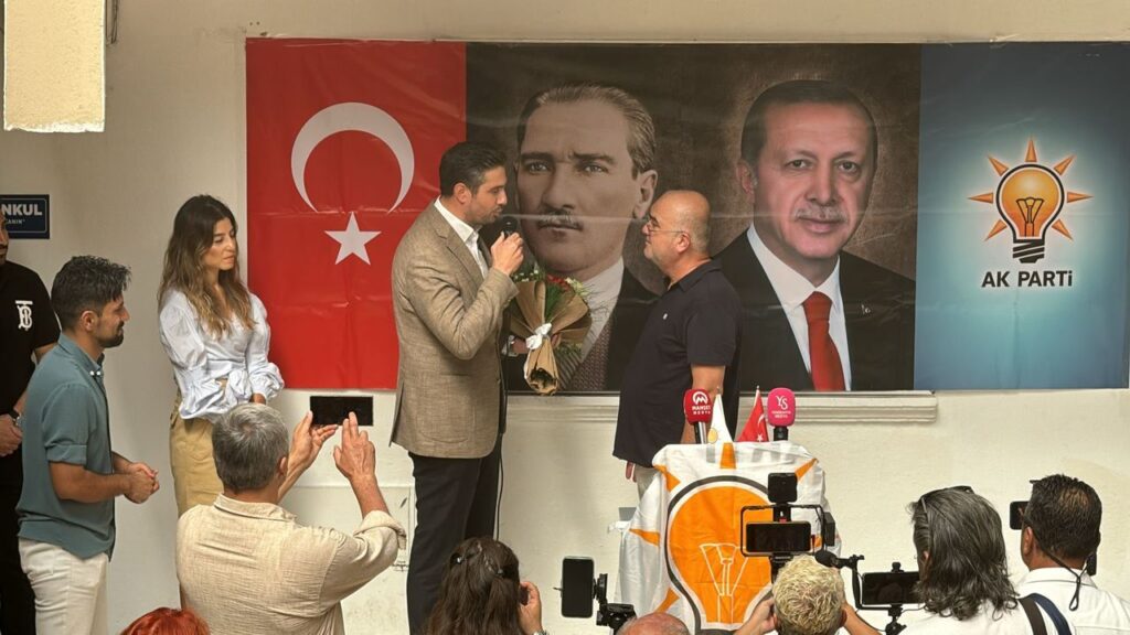 AK Parti Marmaris İlçe Başkanlığında devir teslim