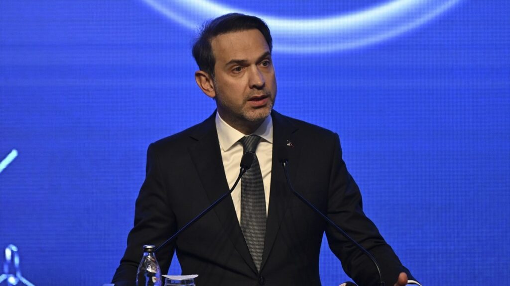 Alparslan Bayraktar, kış saati uygulamasıyla ilgili konuştu