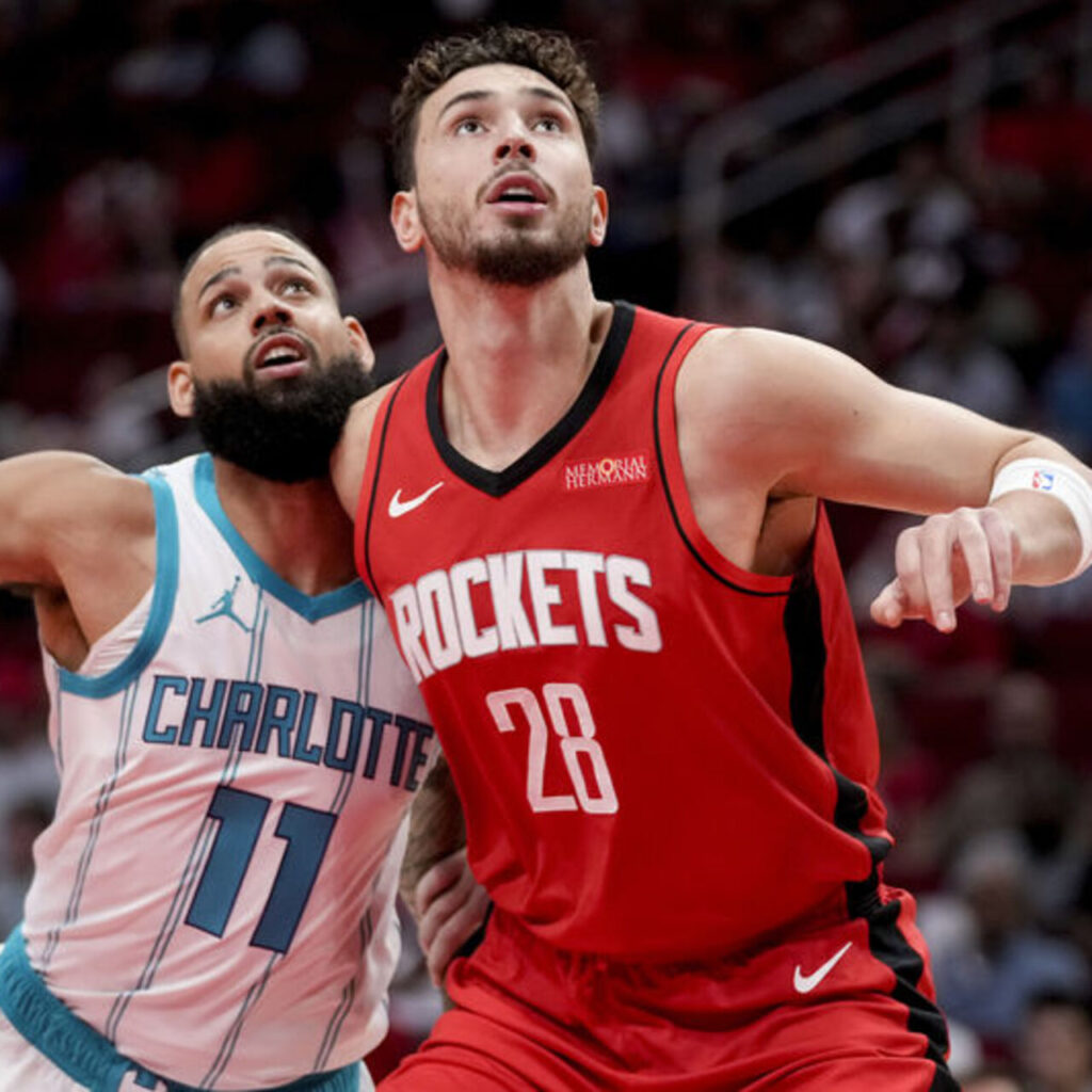 Alperen’den ilk maçta ‘double-double’!