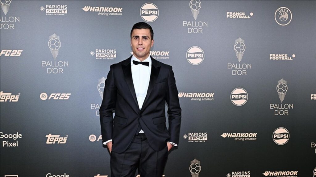 Altın Top ödülünün sahibi İspanyol futbolcu Rodri!