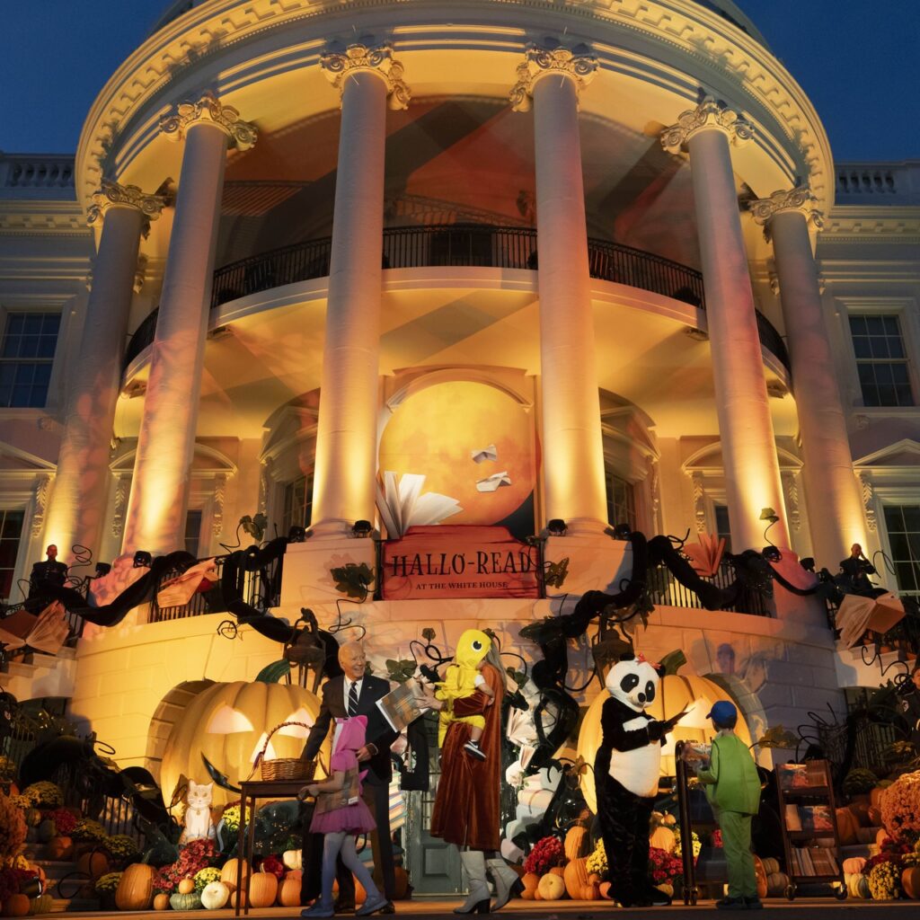 Beyaz Saray’da cadılar bayramı