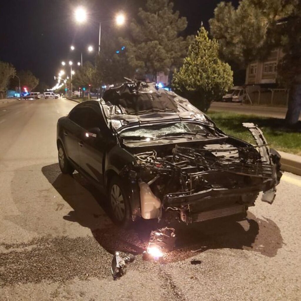 Bisikletli iki kardeşi ölüm ayırdı