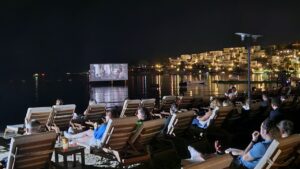 Bodrum’da deniz üstünde sinema keyfi