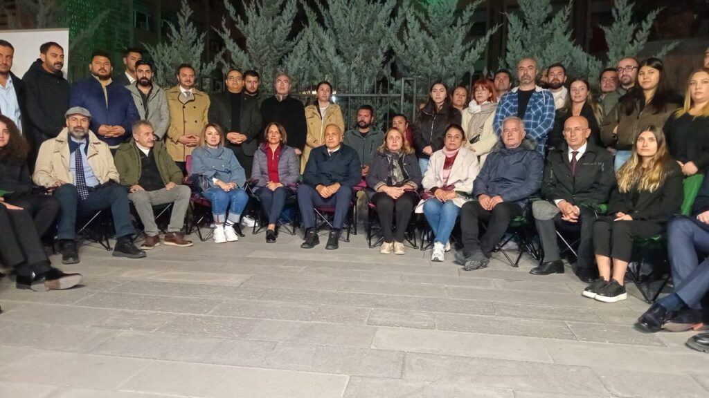 CHP’lilerden oturma eylemi!