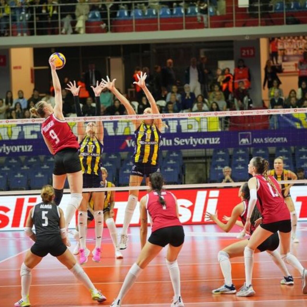 Derbide kazanan Fenerbahçe