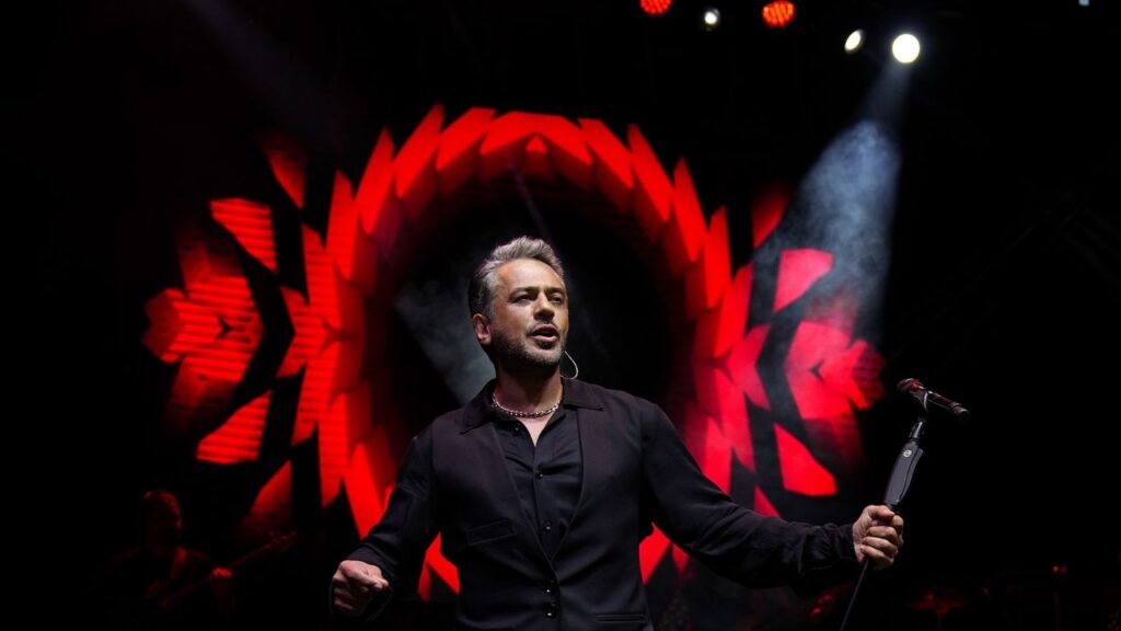 Emre Altuğ: Boşandım dolandırıldım annemi ve babamı kaybettim