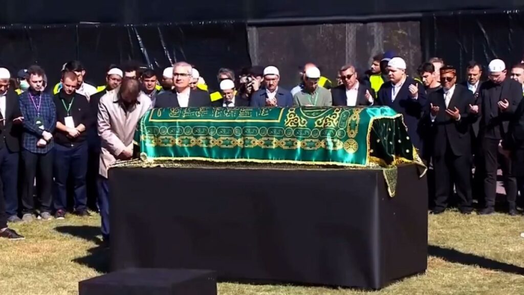 Fetö elebaşının cenazesinde tekbir getirmek yasaklandı: İncil’den bölümler okundu