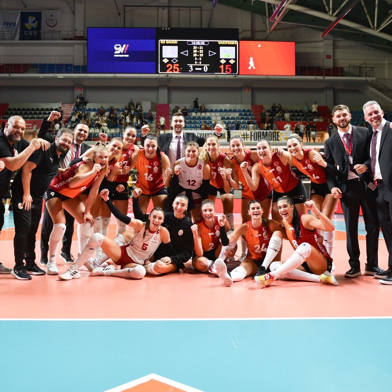 G.Saray, VakıfBank’a set vermedi!