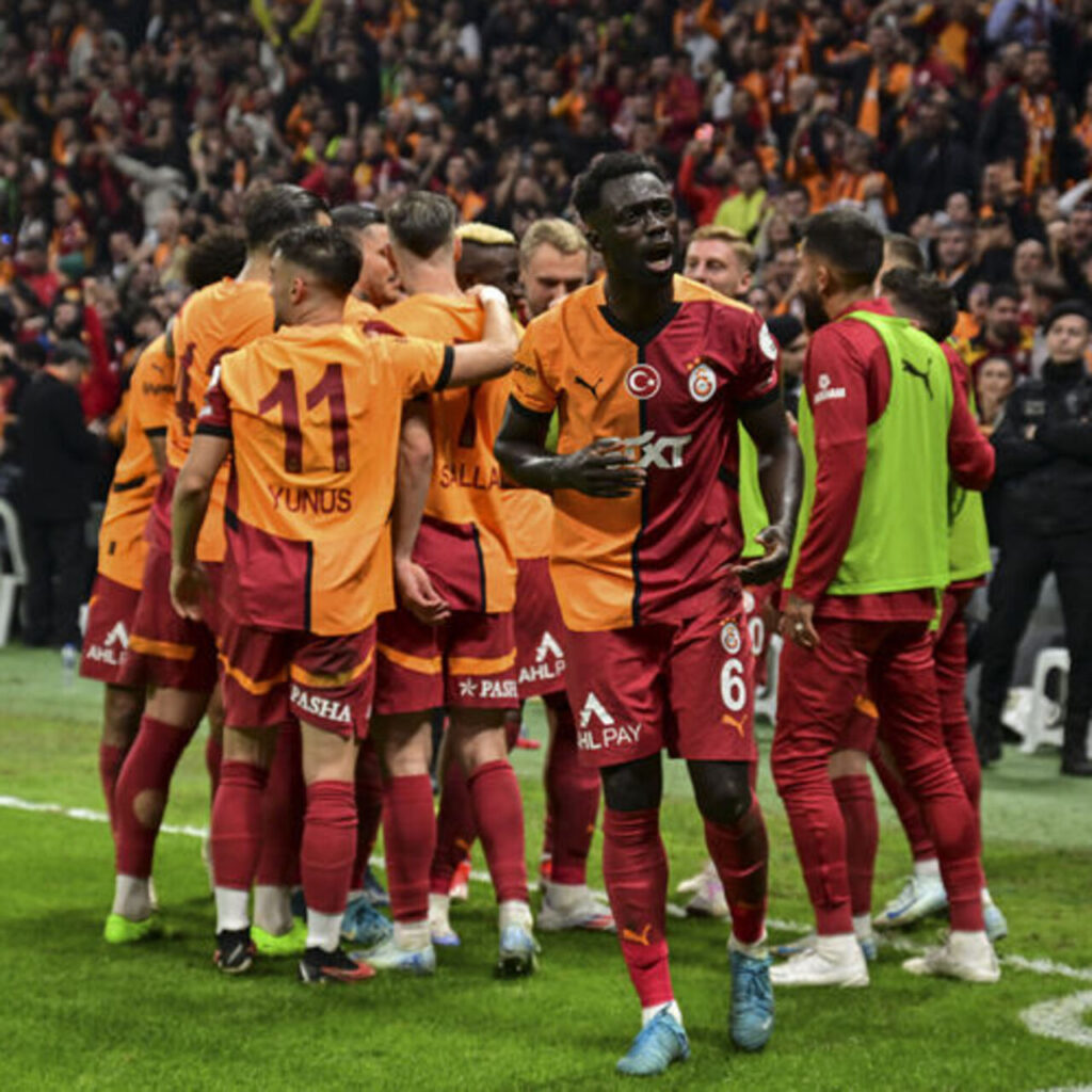 G.Saray’dan Beşiktaş’a olay gönderme!