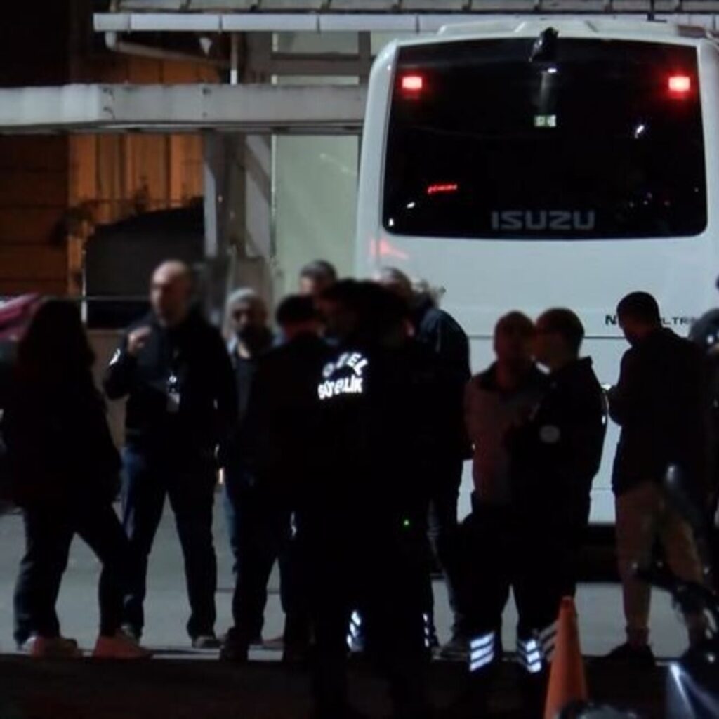 Hastane bahçesinde silah sesleri