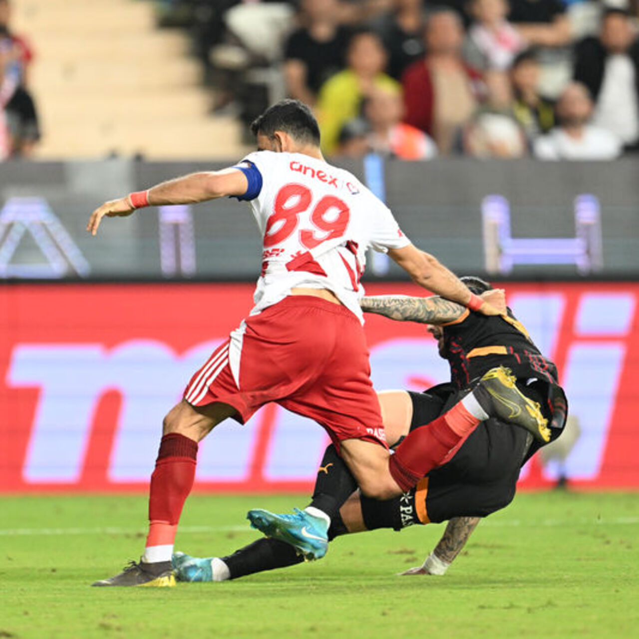 Icardi’nin yerde kaldığı pozisyon penaltı mı?