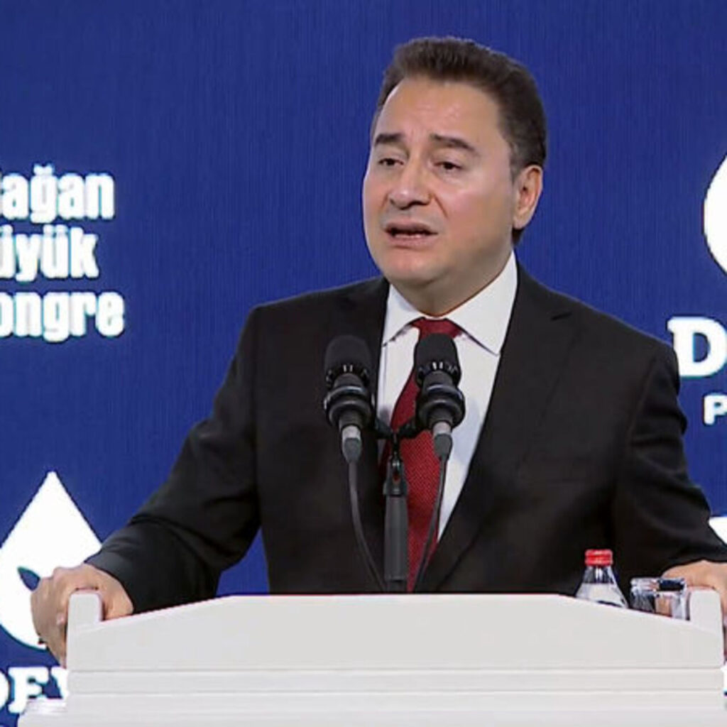 İktidar ile ana muhalefeti kol kola görürsek şaşırmayalım