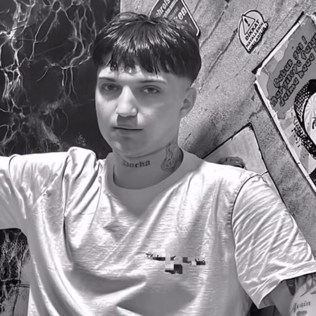 Kahvehanede silahlı saldırıya uğrayan genç öldü