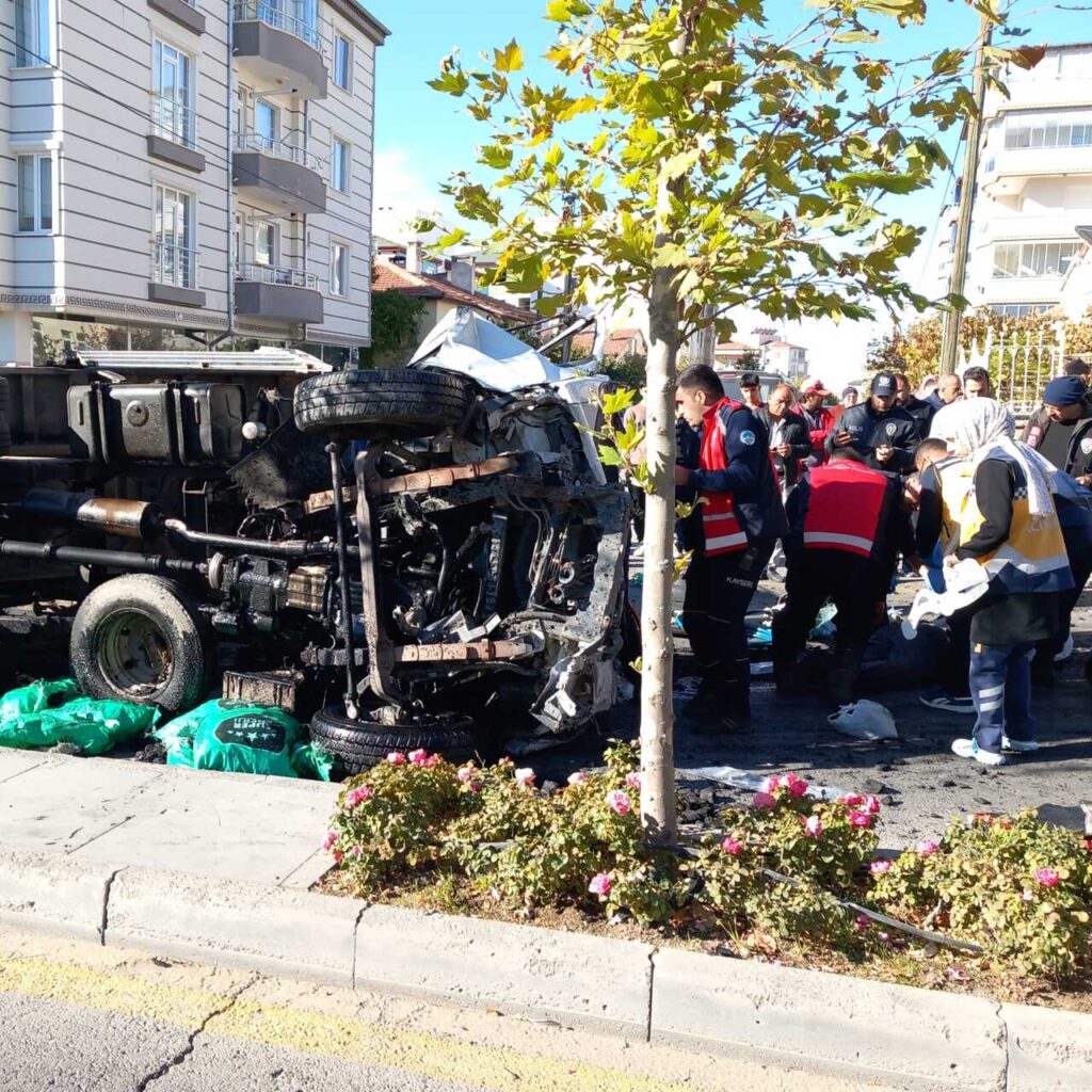 Kamyon dehşeti: 1 ölü, 6 yaralı