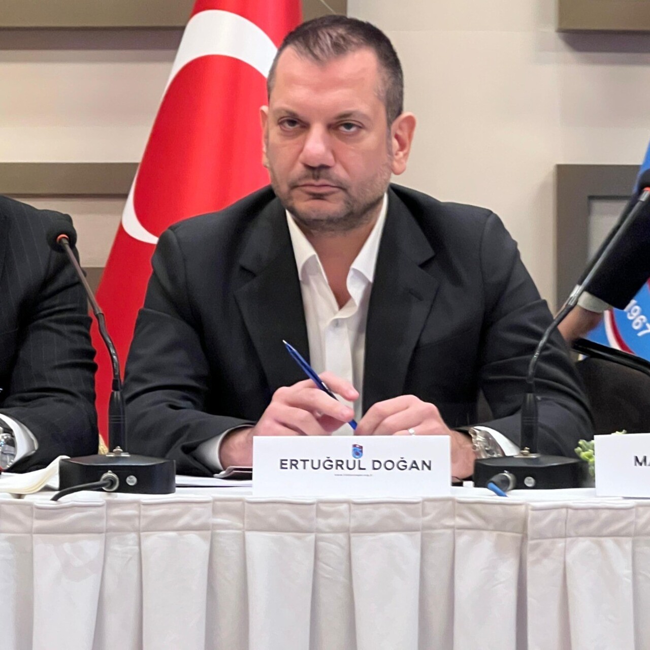 Kapının önüne koydum!