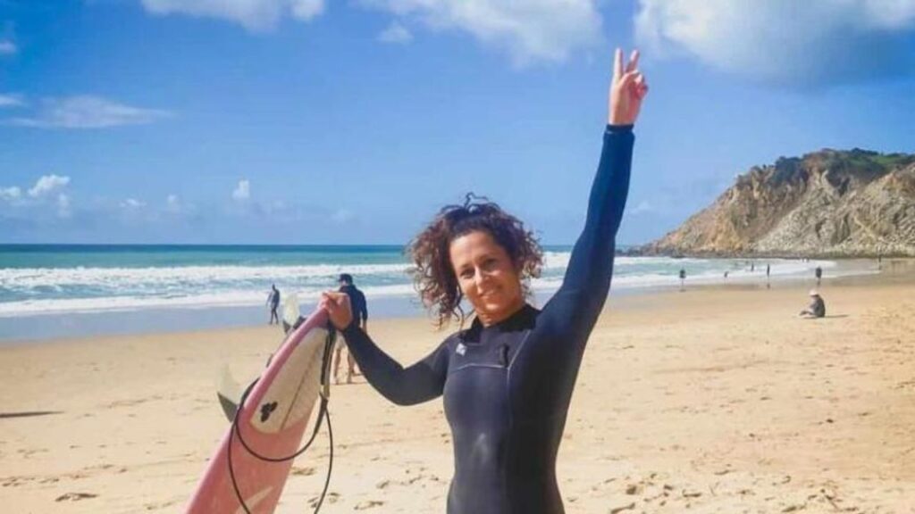 Kılıçbalığı göğsüne saplanan sörfçü yaşamını yitirdi