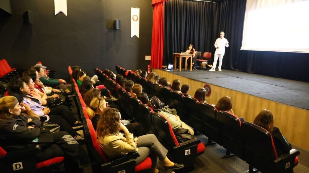 Menteşe Belediyesi’nden kanser farkındalık eğitimi