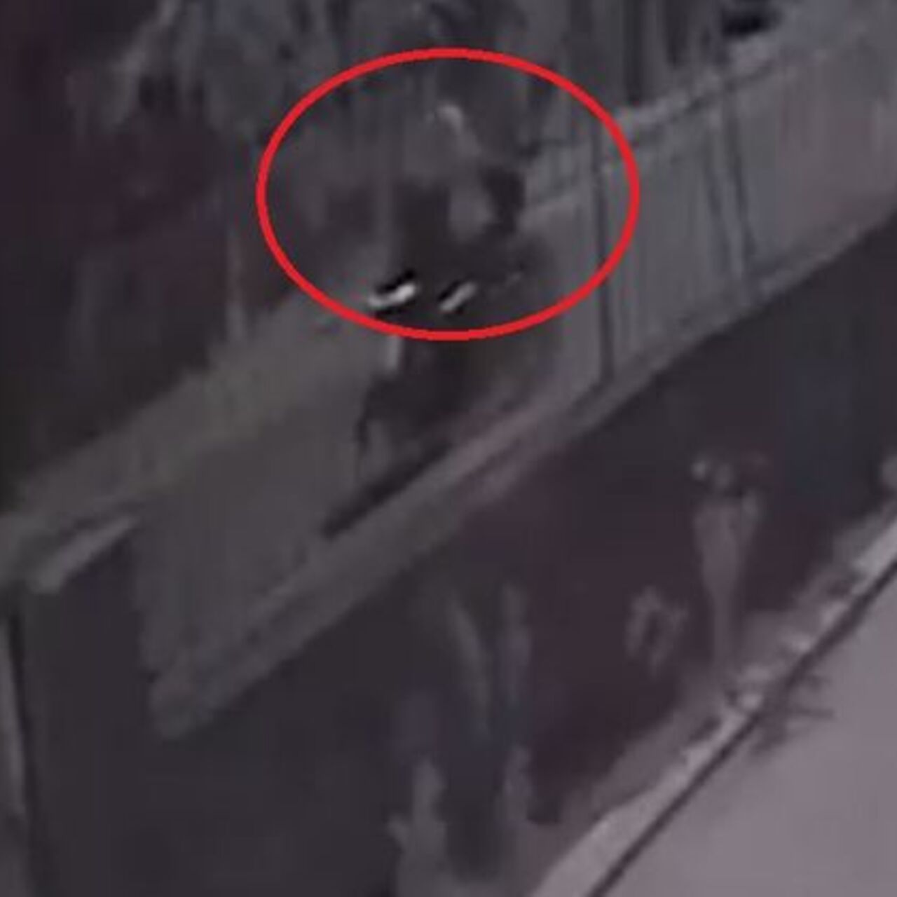 Motosiklet hırsızlığı kamerada