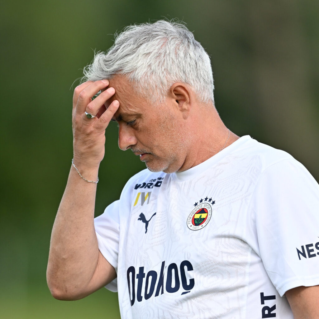 Mou ne yapacak? Avrupa’da sol bek yok