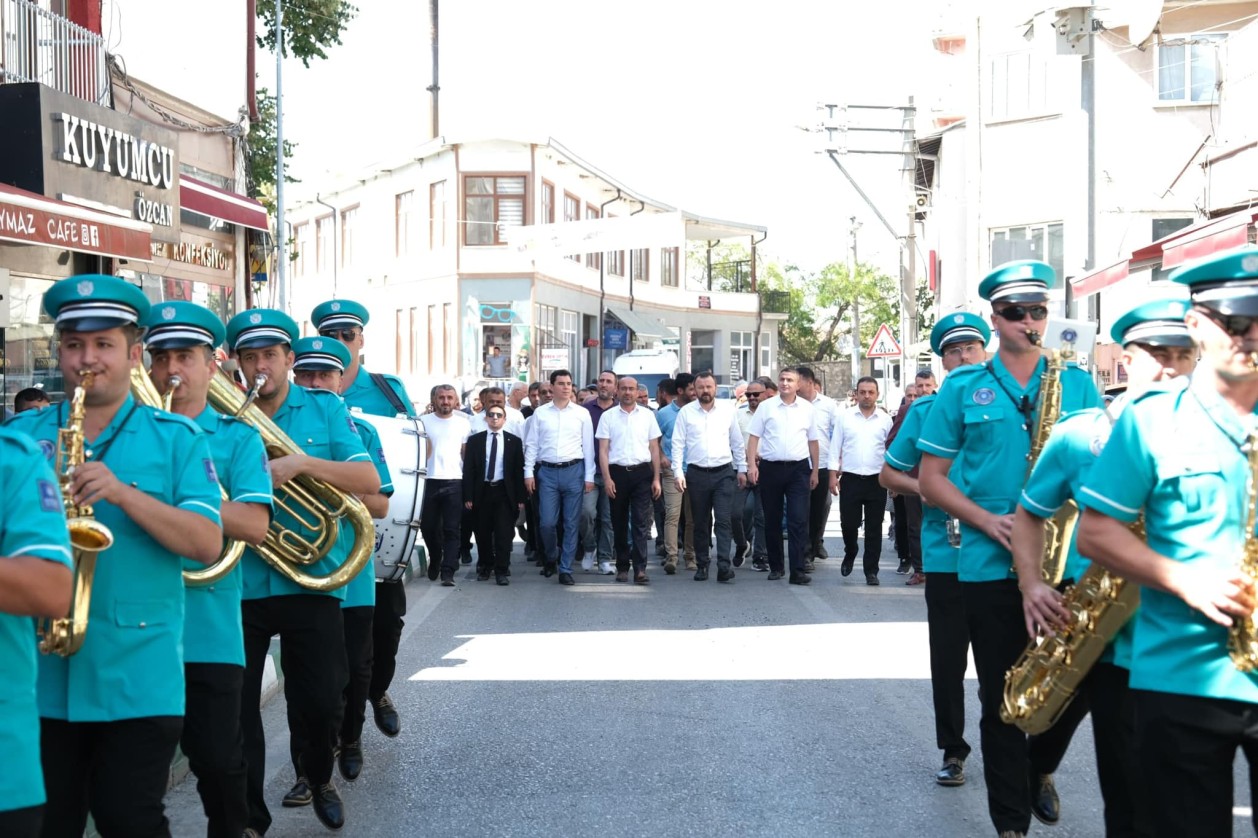 Orhaneli Karagöz Festivali ve Kurtuluş Şenlikleri açılışı