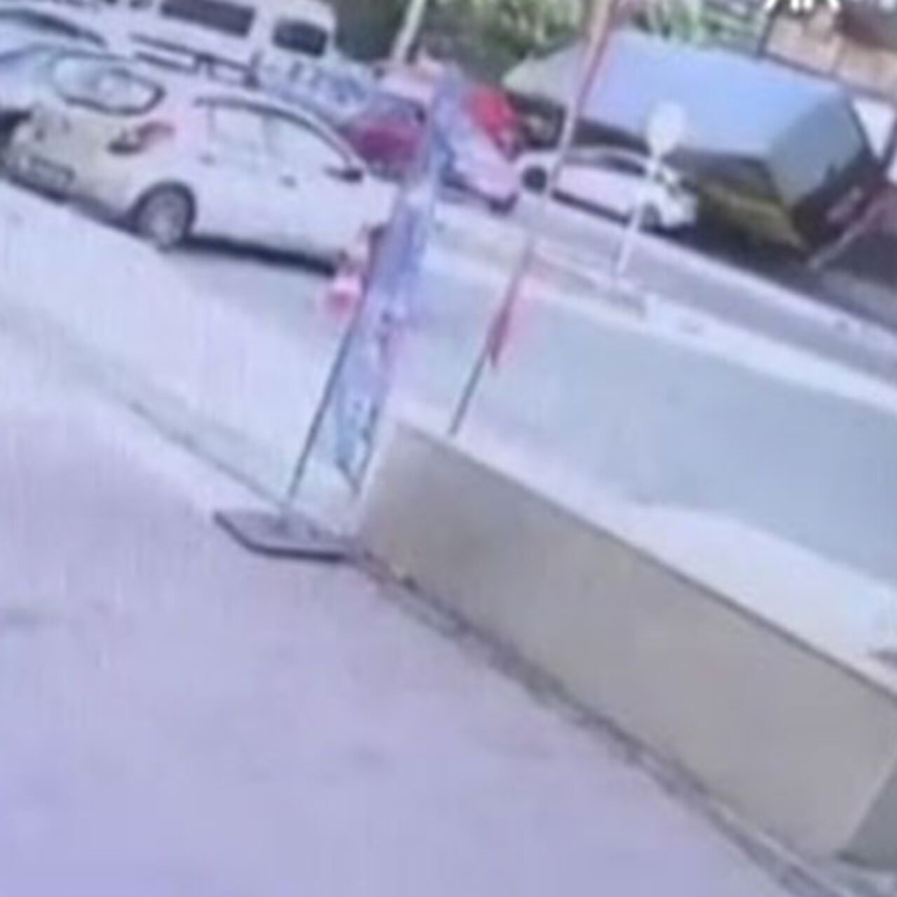 Polisten kaçan TIR devrildi! O anlar kamerada!